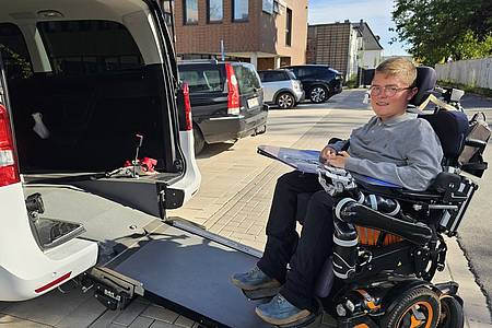 Barrierefrei leben: Leopold Langejürgen im Rollstuhl