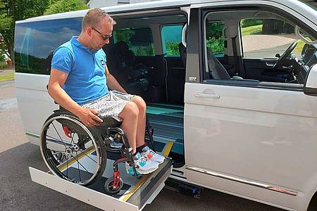 Barrierefrei leben: Sascha Burkamp im Rollstuhl